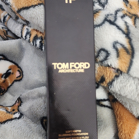 Tom Ford Architecture Foundation in Cream and Brown - Picture 3 of 6